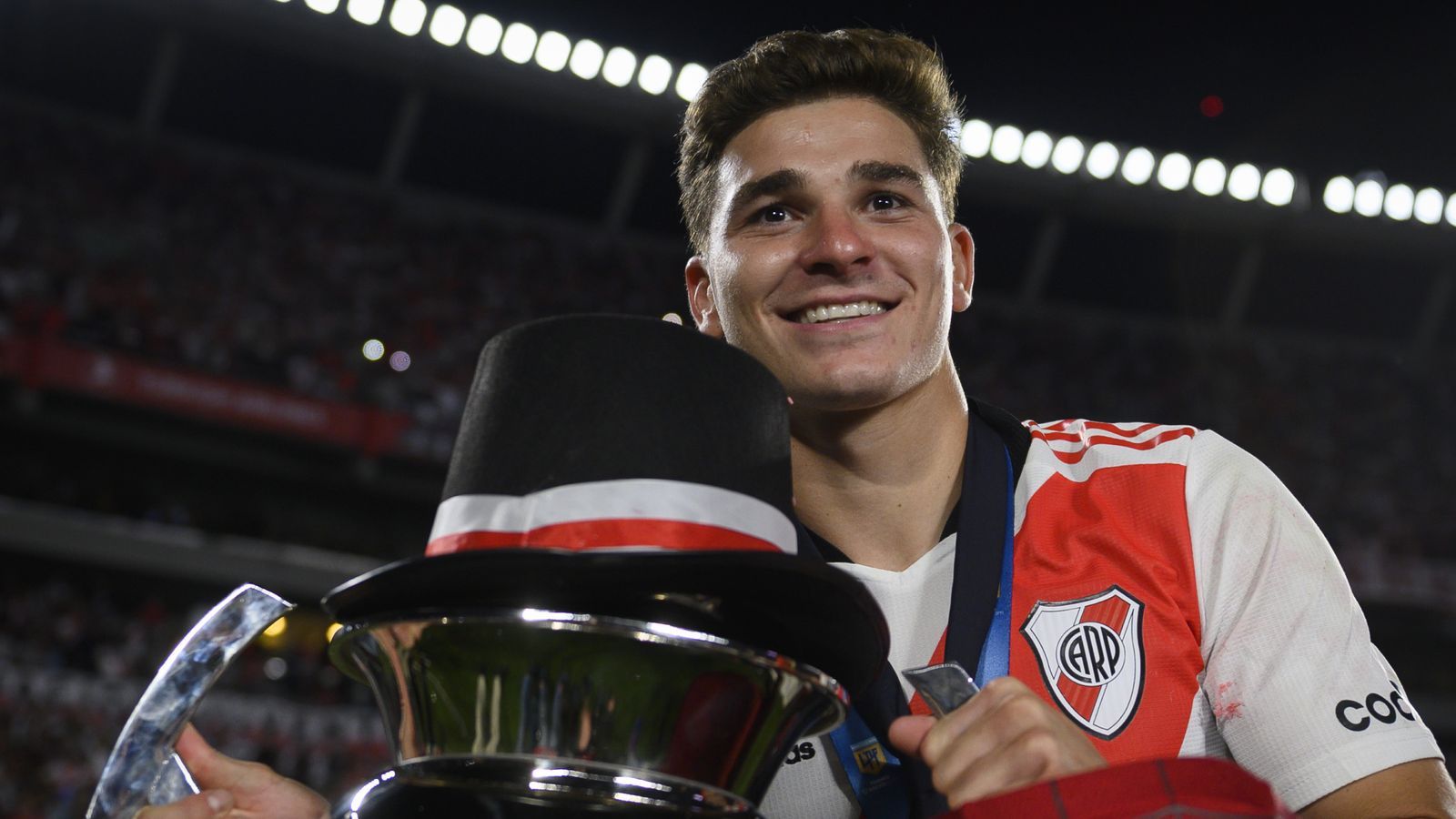 1600x900 Julian Alvarez: Manchester City sign striker from River Plate on Deadline Day. Transfer Centre News