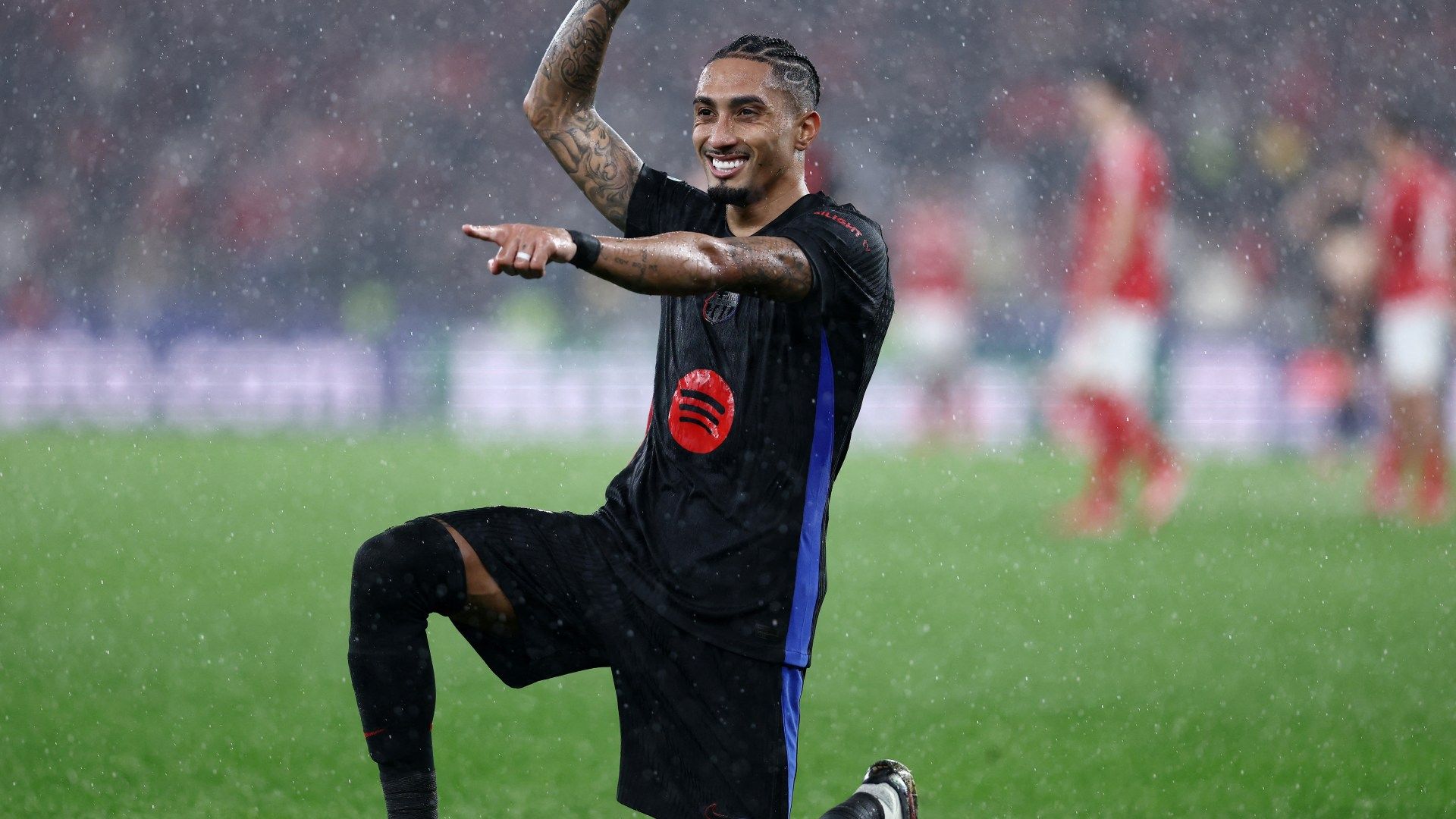 1920x1080 Controversial Raphinha Winner Seals Nine Goal Thriller For Barca At Benfica