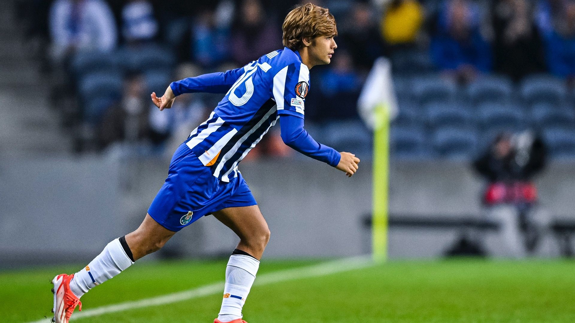 1920x1080 Aston Villa, Man Utd Poised to Rival PSG, Real Madrid for Wonderkid