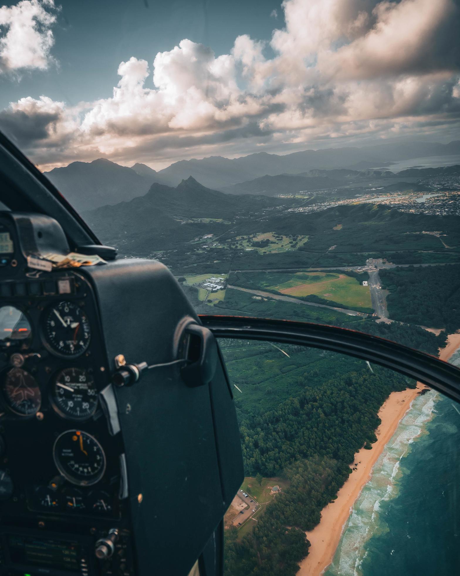 1568x1960 Helicopter aerial view of Oahu, Hawaii