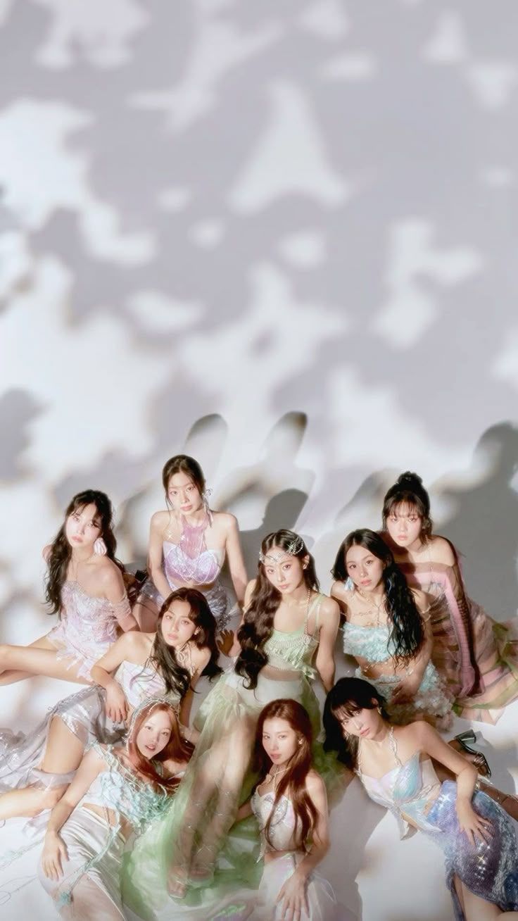 736x1308 Twice wallpaper 'Dive'
