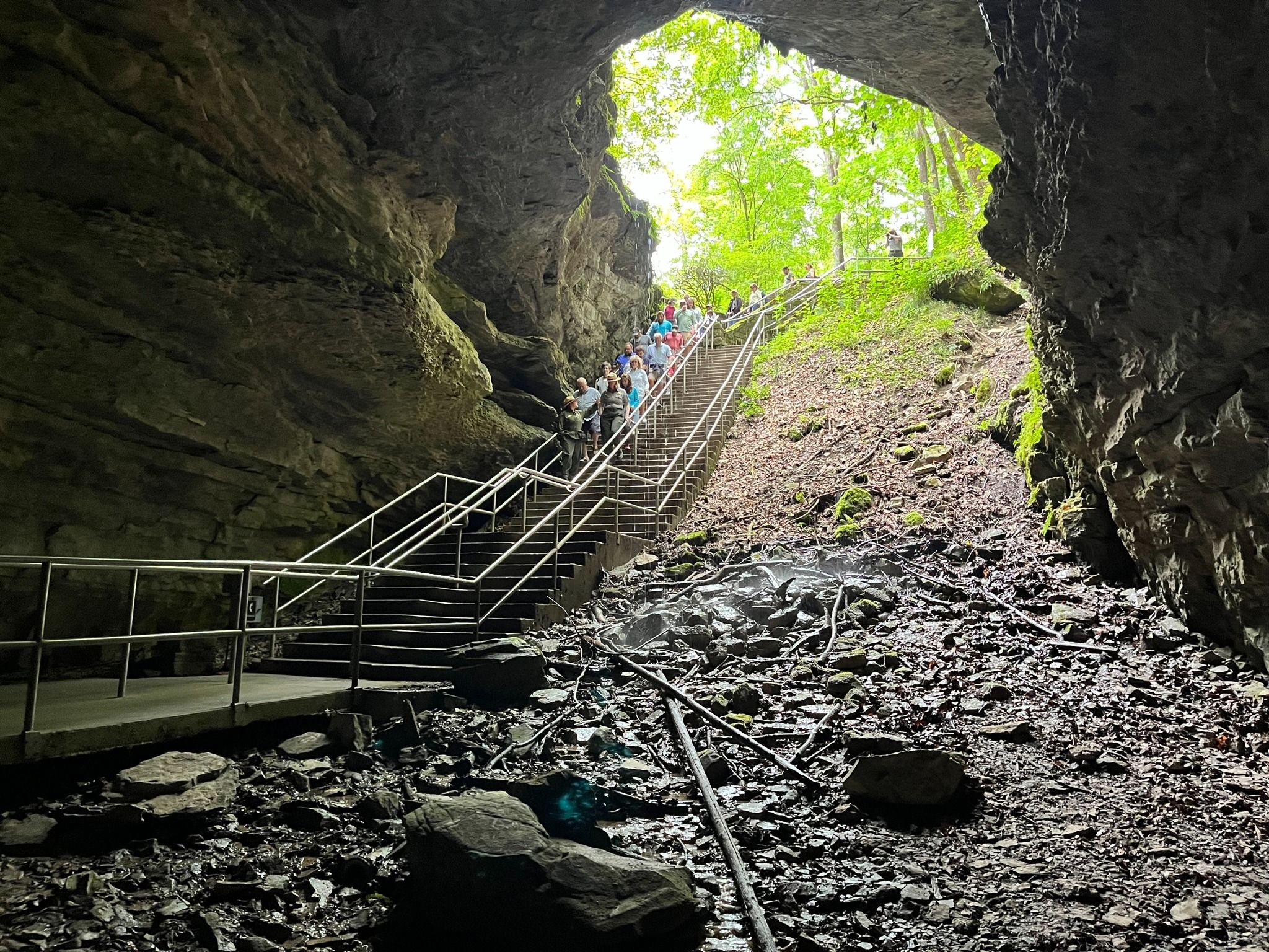 2048x1536 Mammoth Cave pokes fun at study listing it one of the 'most disappointing US tourist attractions'