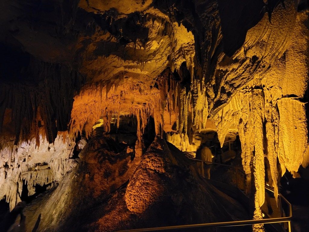1024x768 Exploring Mammoth Cave: Domes & Dripstones Tour
