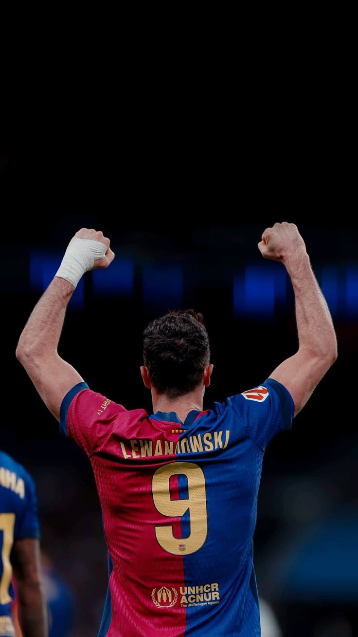 736x1308 BARCELONA WALLPAPER LEWANDOWSKI