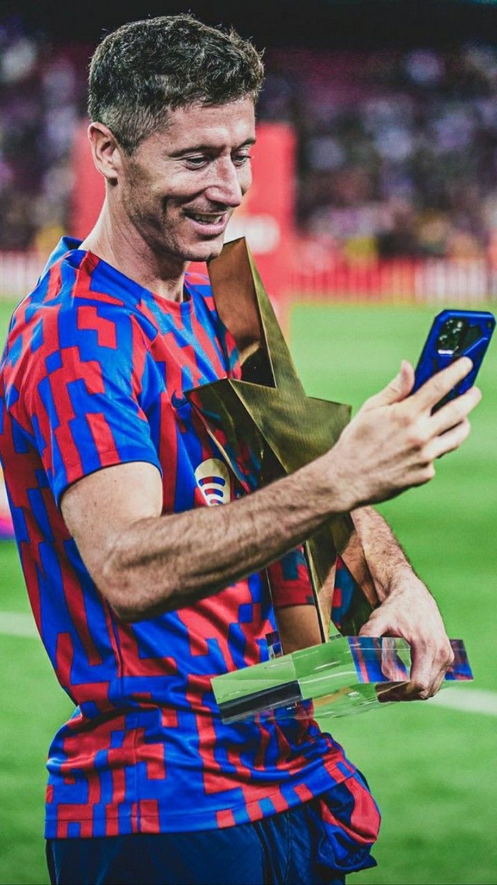 720x1280 Robert Lewandowski