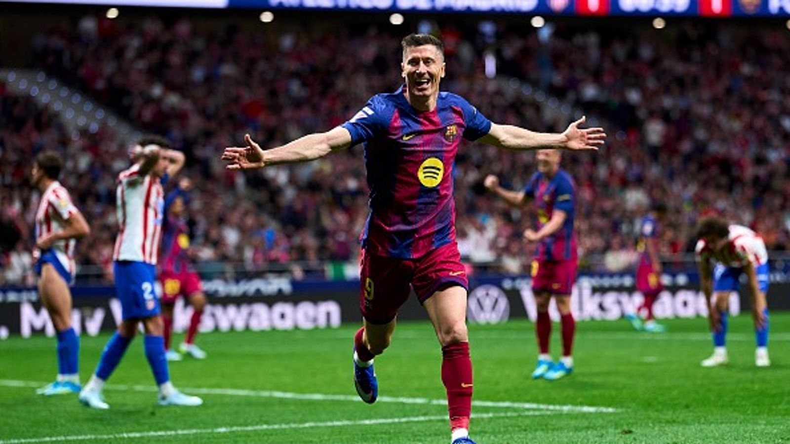 1600x900 Late Robert Lewandowski Strike Seals Crucial 2 1 Win For Barcelona Over Atletico Madrid