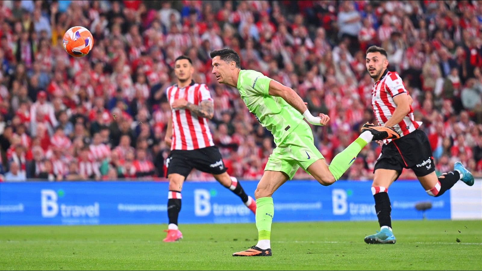 1600x900 Vodacom Soccer. News. Robert Lewandowski's landmark strike sparks Barcelona's dominant victory
