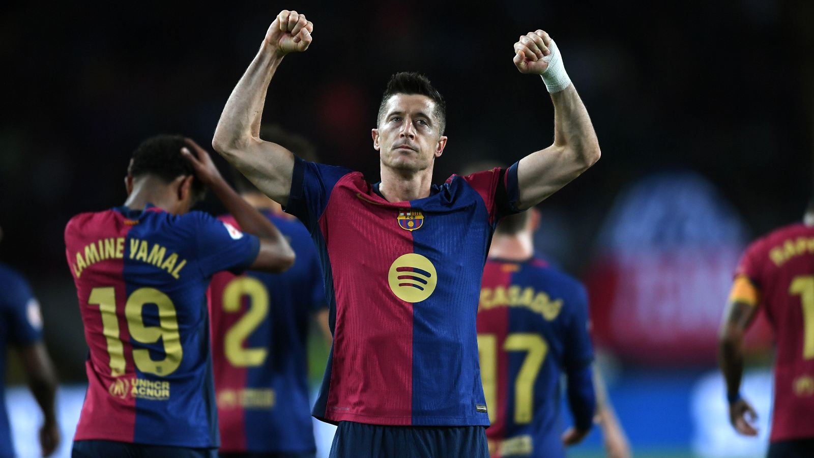 1600x900 Robert Lewandowski & the six other players in football history to score goals