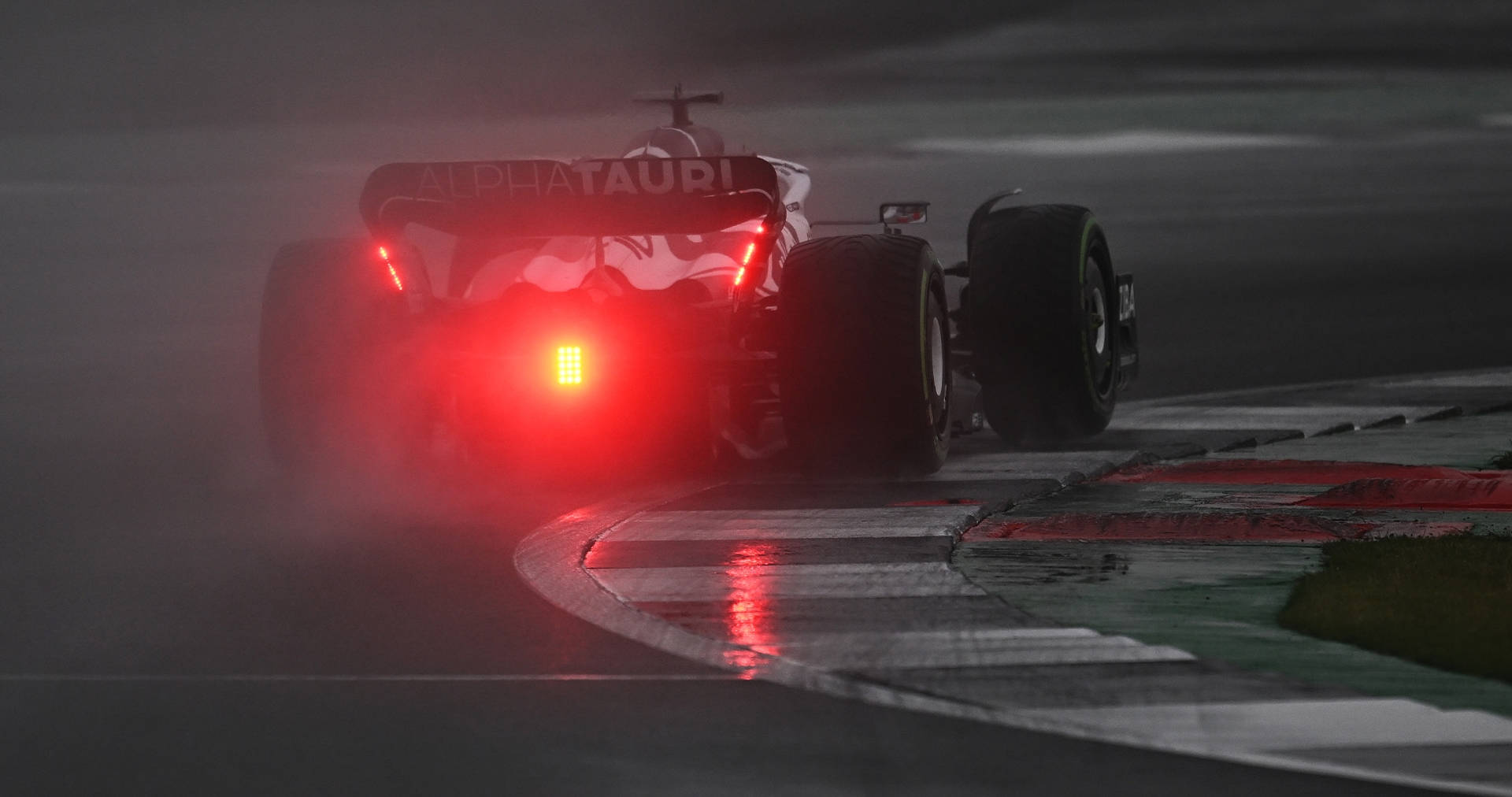 1920x1012 Download Intense Track Action 1 Desktop Wallpaper
