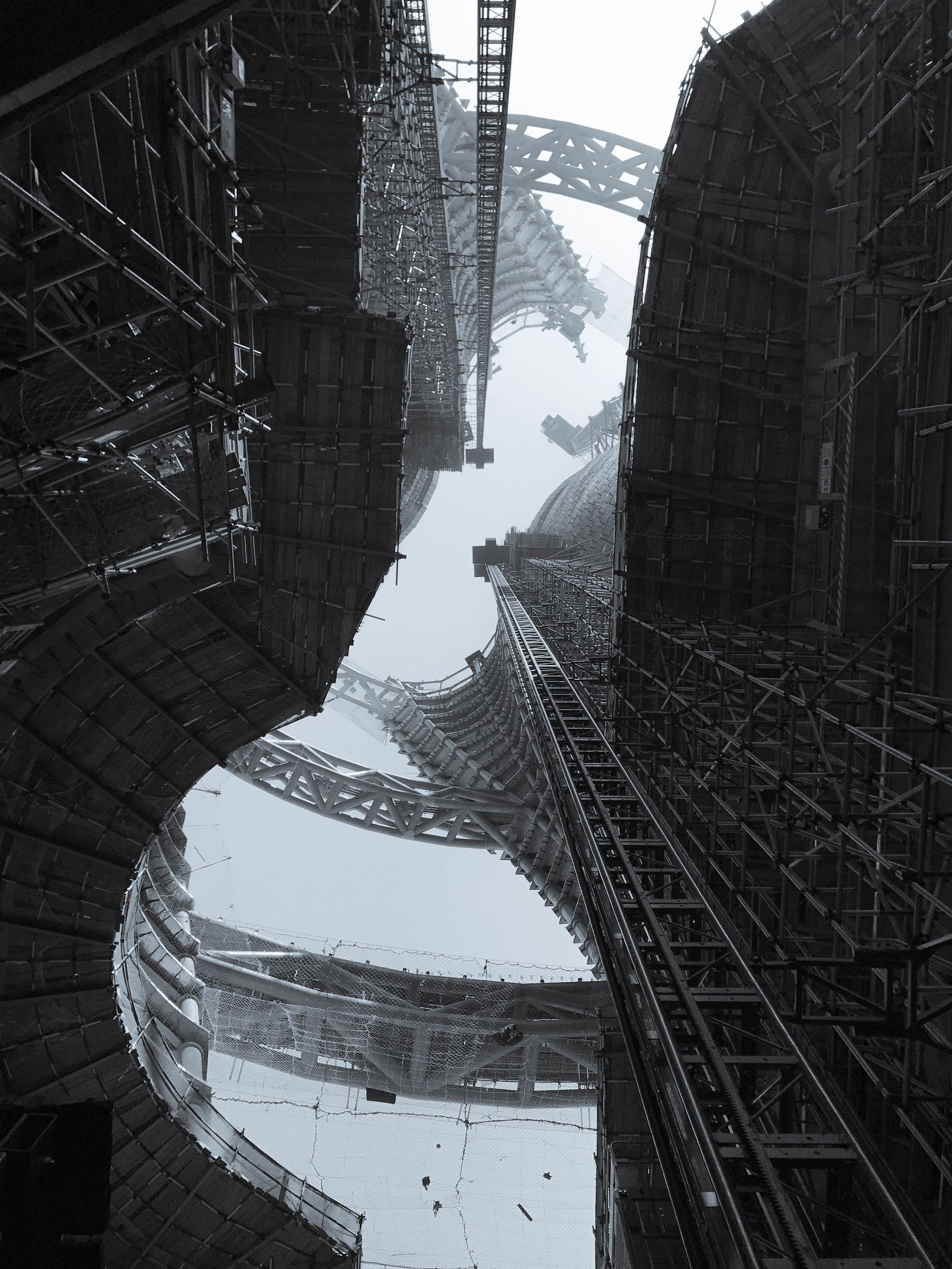 2364x3152 Zaha Hadid Architects, Beijing skycraper under construction, photo