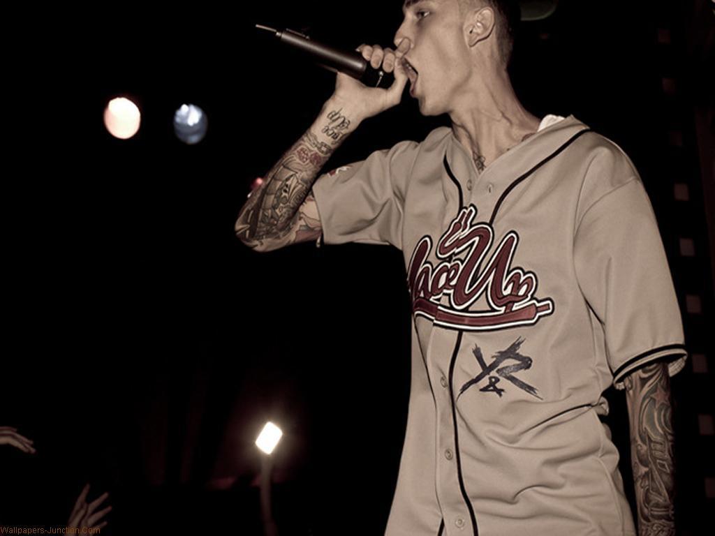 1024x768 Machine Gun Kelly Wallpaper