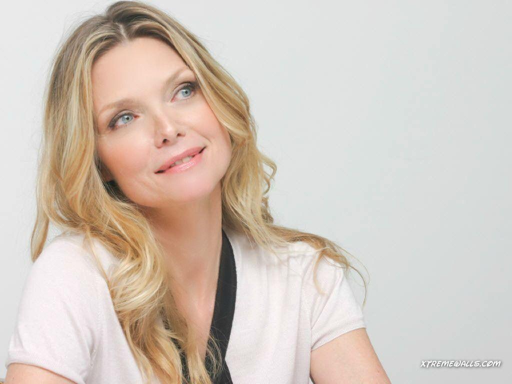 1024x768 Free download Michelle Pfeiffer Michelle Pfeiffer Wallpaper
