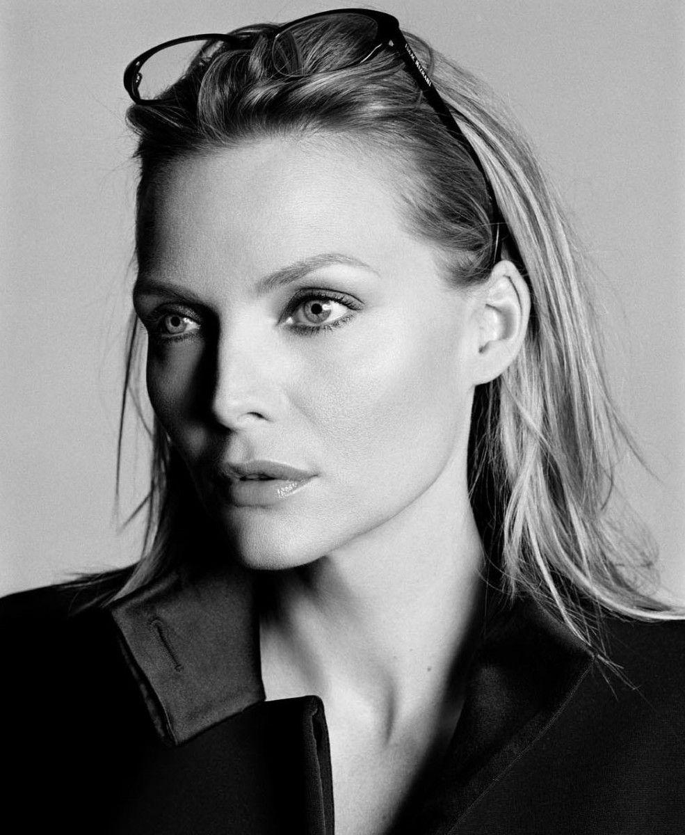 985x1200 Michelle Pfeiffer wallpaper