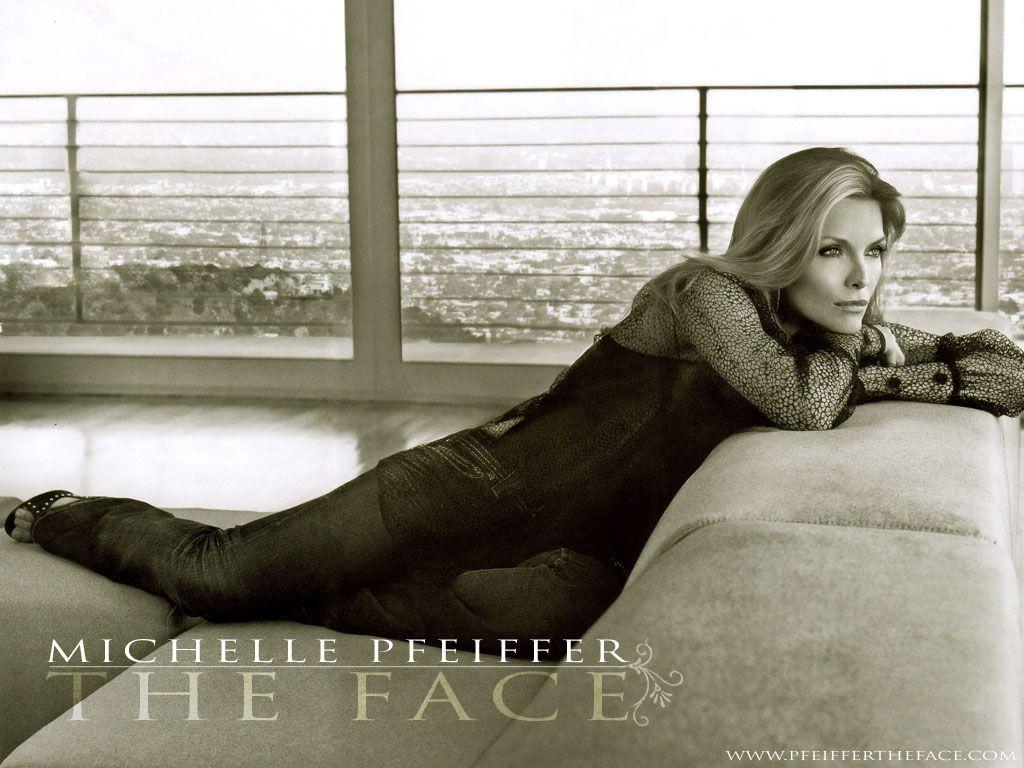 1024x768 Michelle Pfeiffer Pfeiffer Wallpaper