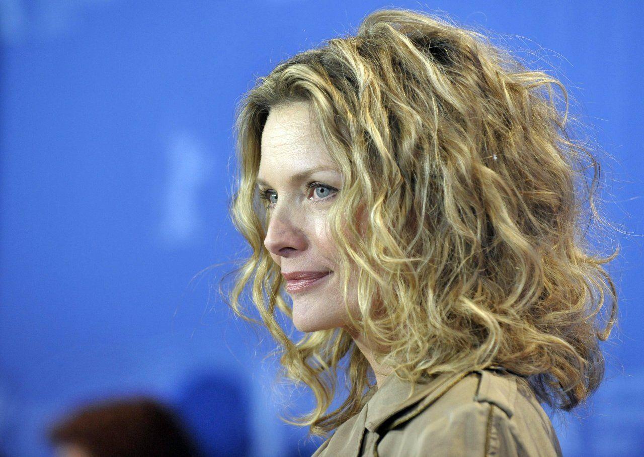 1280x909 Michelle Pfeiffer Actress Background 1 HD Wallpaper. Michelle