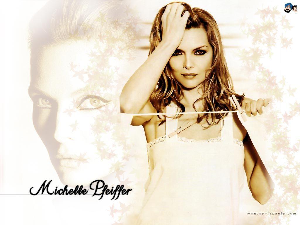 1024x768 Free download Michelle Pfeiffer Wallpaper 2 [1024x768]