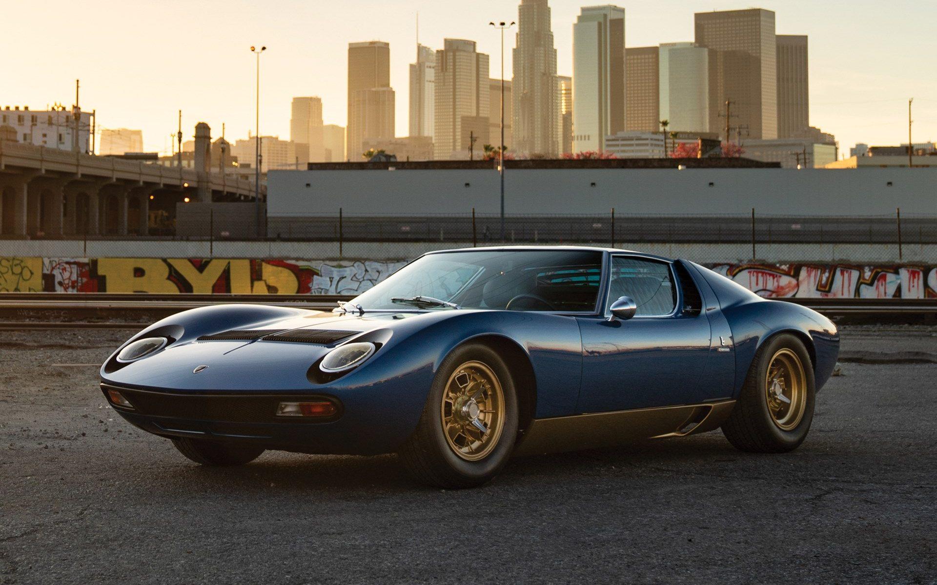 1920x1200 Wallpaper of a Lamborghini Miura