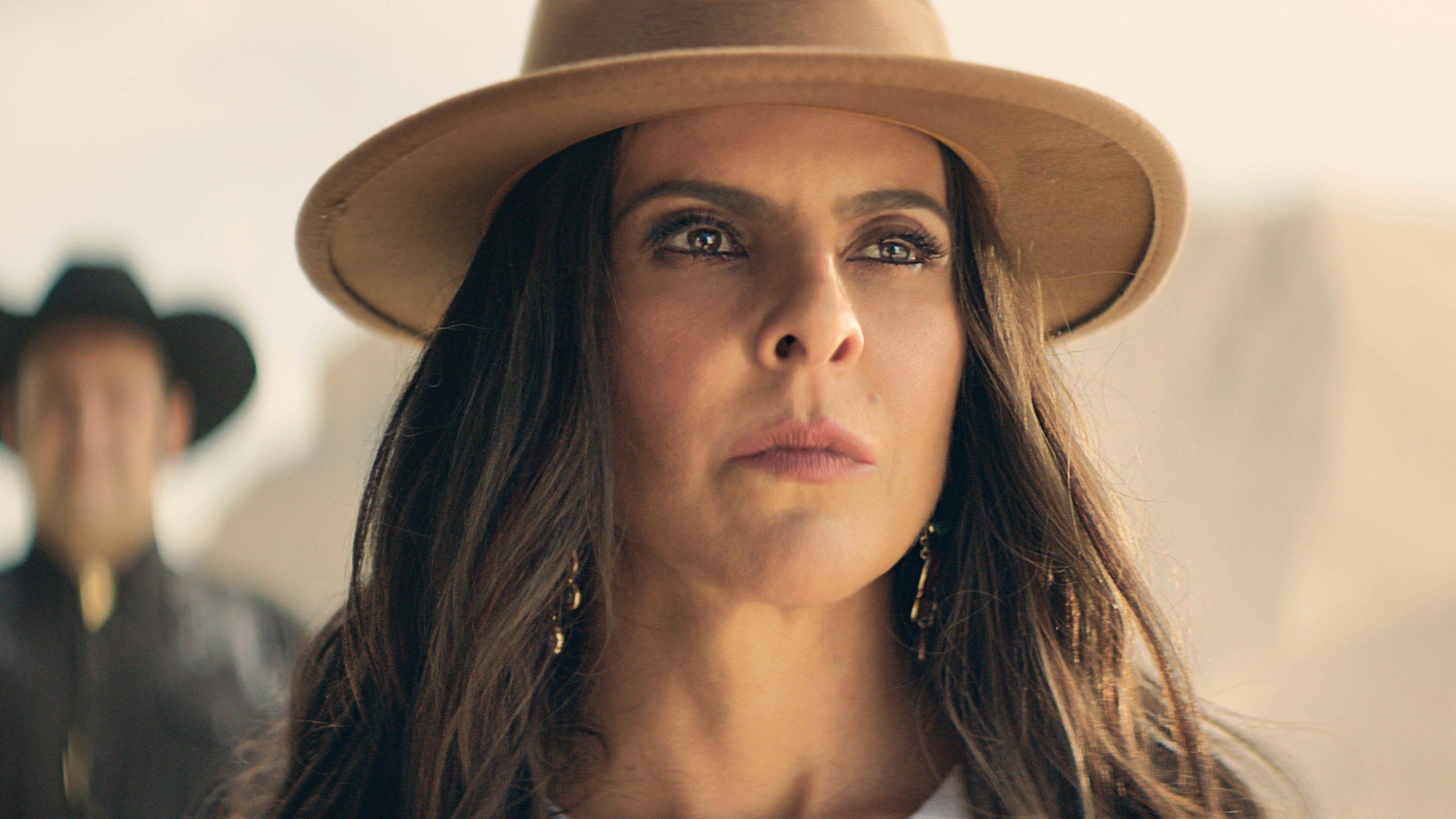 2560x1440 Kate del Castillo excited to return for 3rd season of 'La Reina del Sur'. KRQE News 13