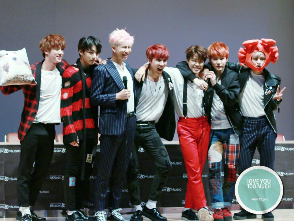1024x768 PIC 141103 BTS at Gimpo fansign © toomuch_RM