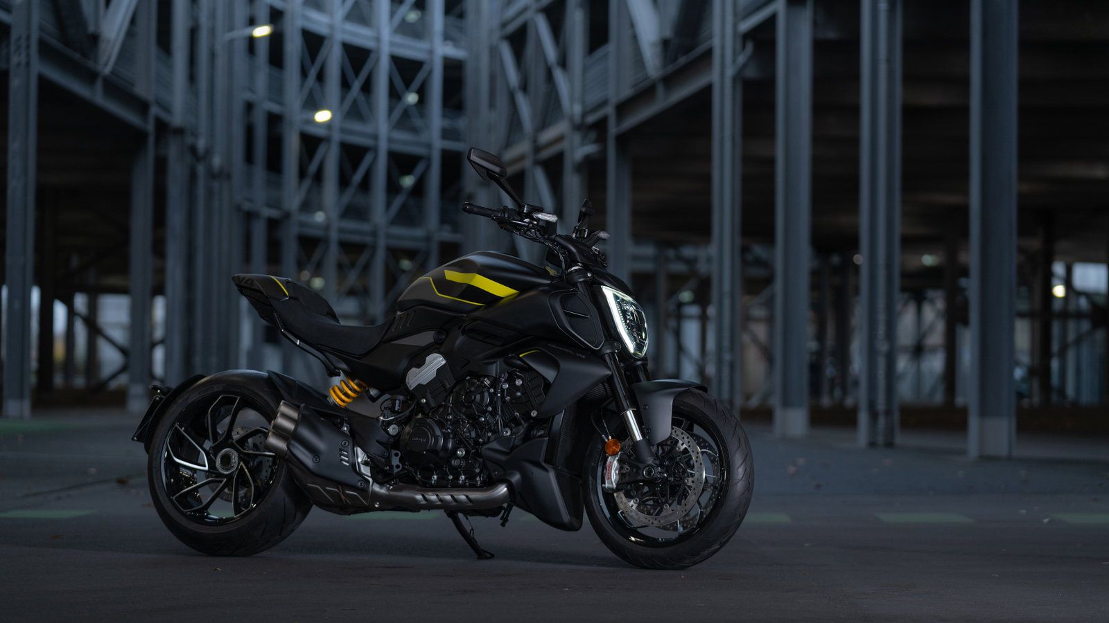 1600x900 Ducati Diavel V4 Goes 'Bold' With New Black Roadster Livery