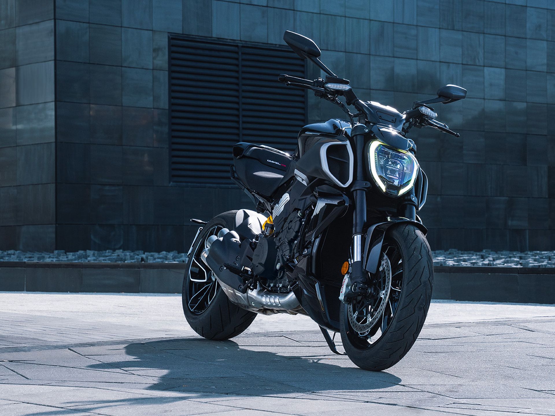 1920x1440 Dare To Be Bold, the Ducati Diavel V4