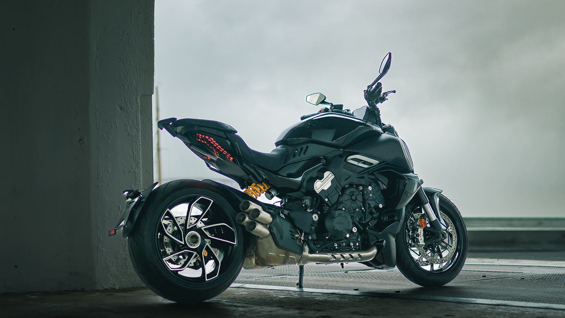 1920x1080 The 2024 Ducati Diavel V4 is a Beast