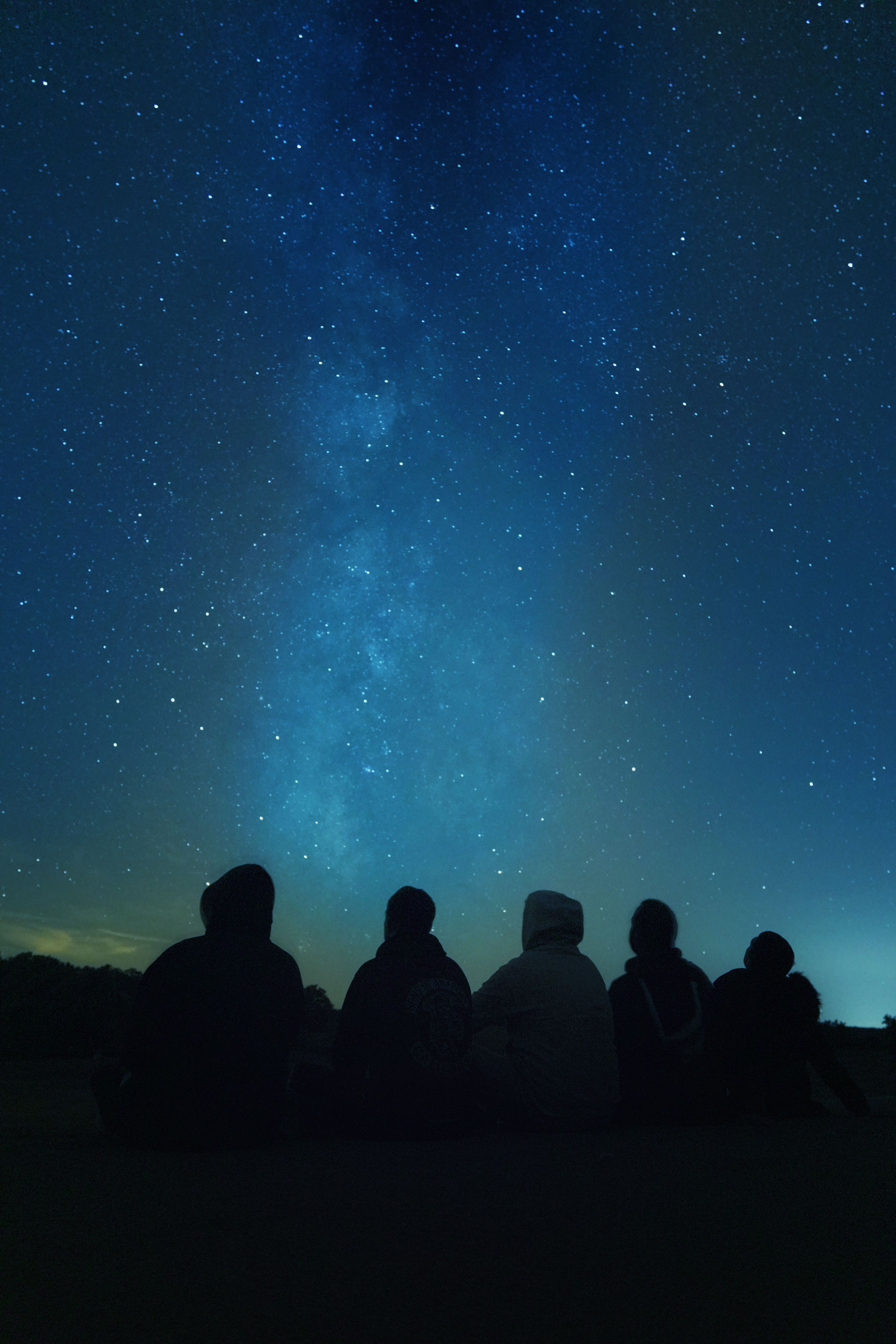4000x6000 People Looking At The Sky Photo, Download The BEST Free People Looking At The Sky & HD Image