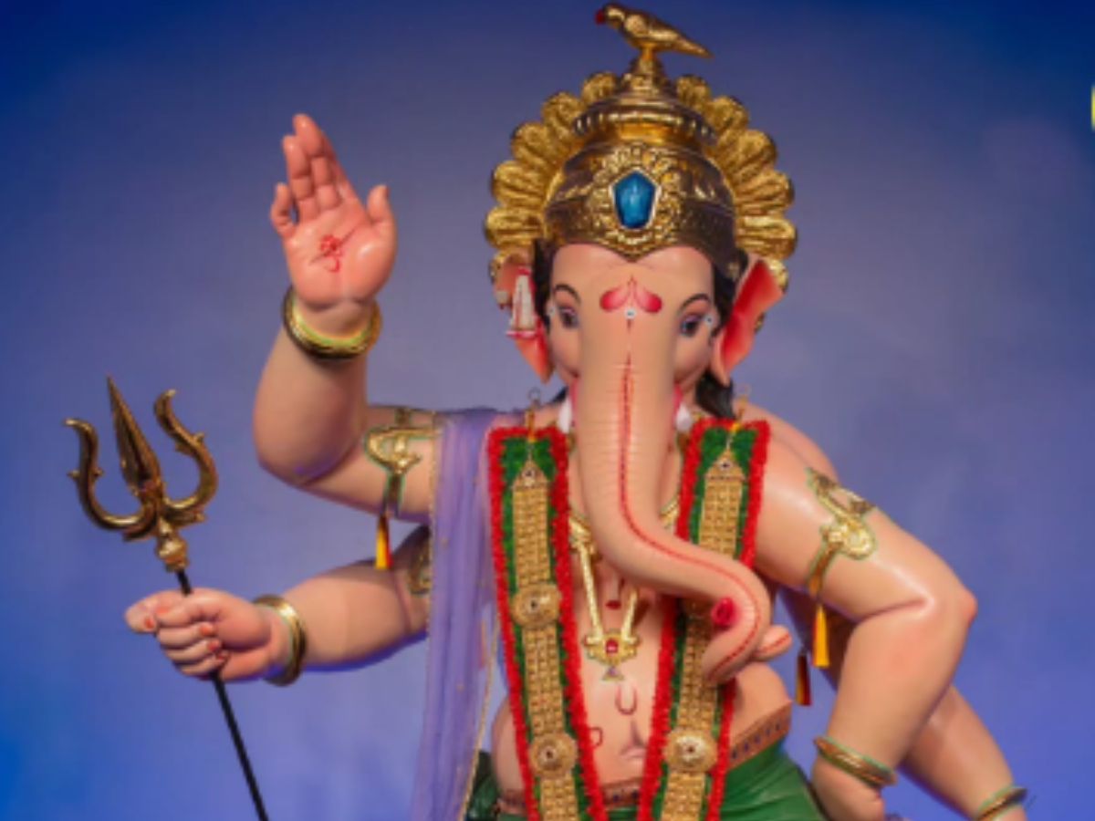1200x900 Mumbai Cha Raja 2025 First Look: Ganesh Galli Cha Raja's Pratham Darshan Ahead of Ganeshotsav (See Photo)
