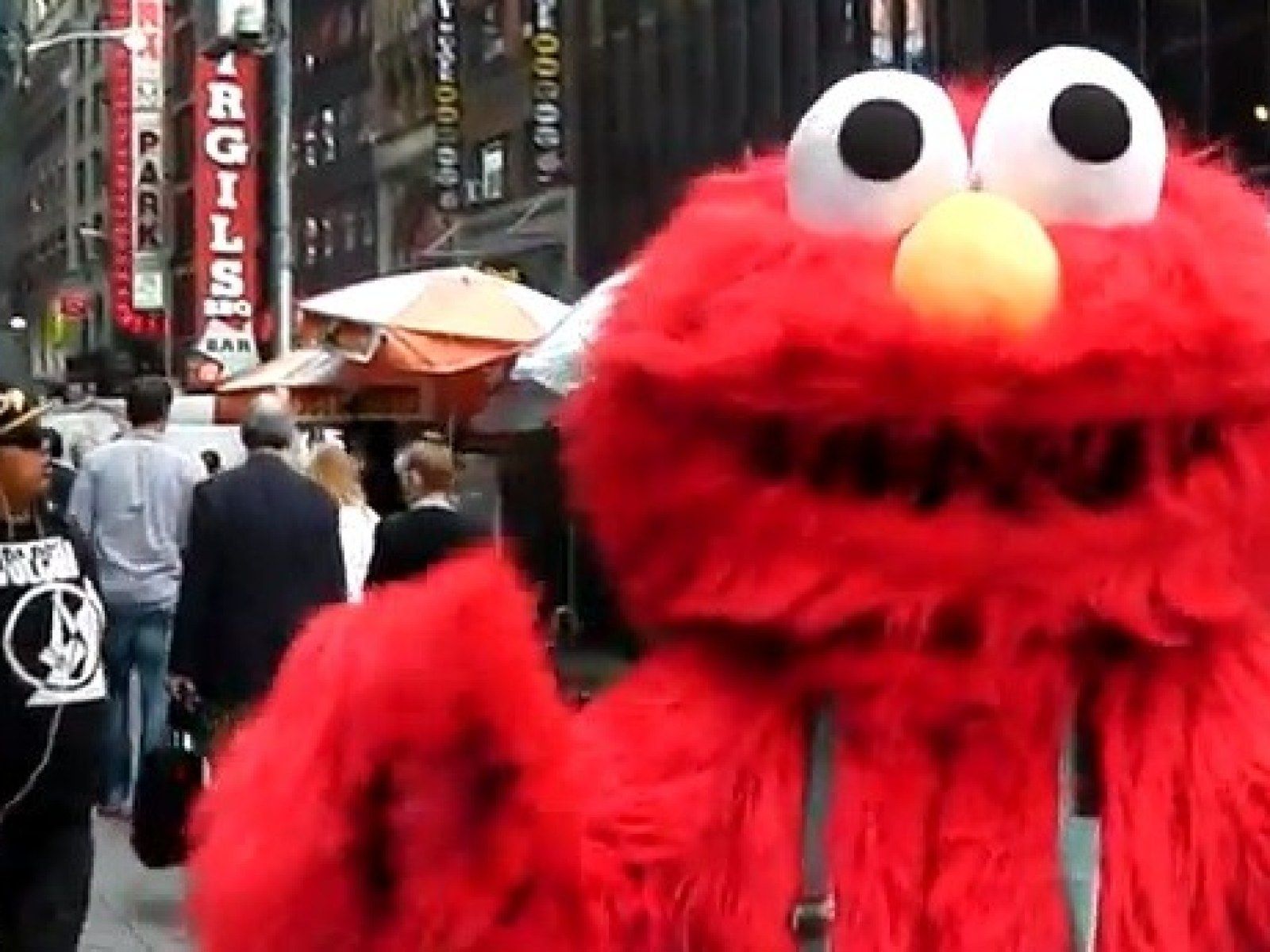 1600x1200 New York: Anti Semitic Evil Elmo 'Tried To Extort $2m From Girl Scouts'