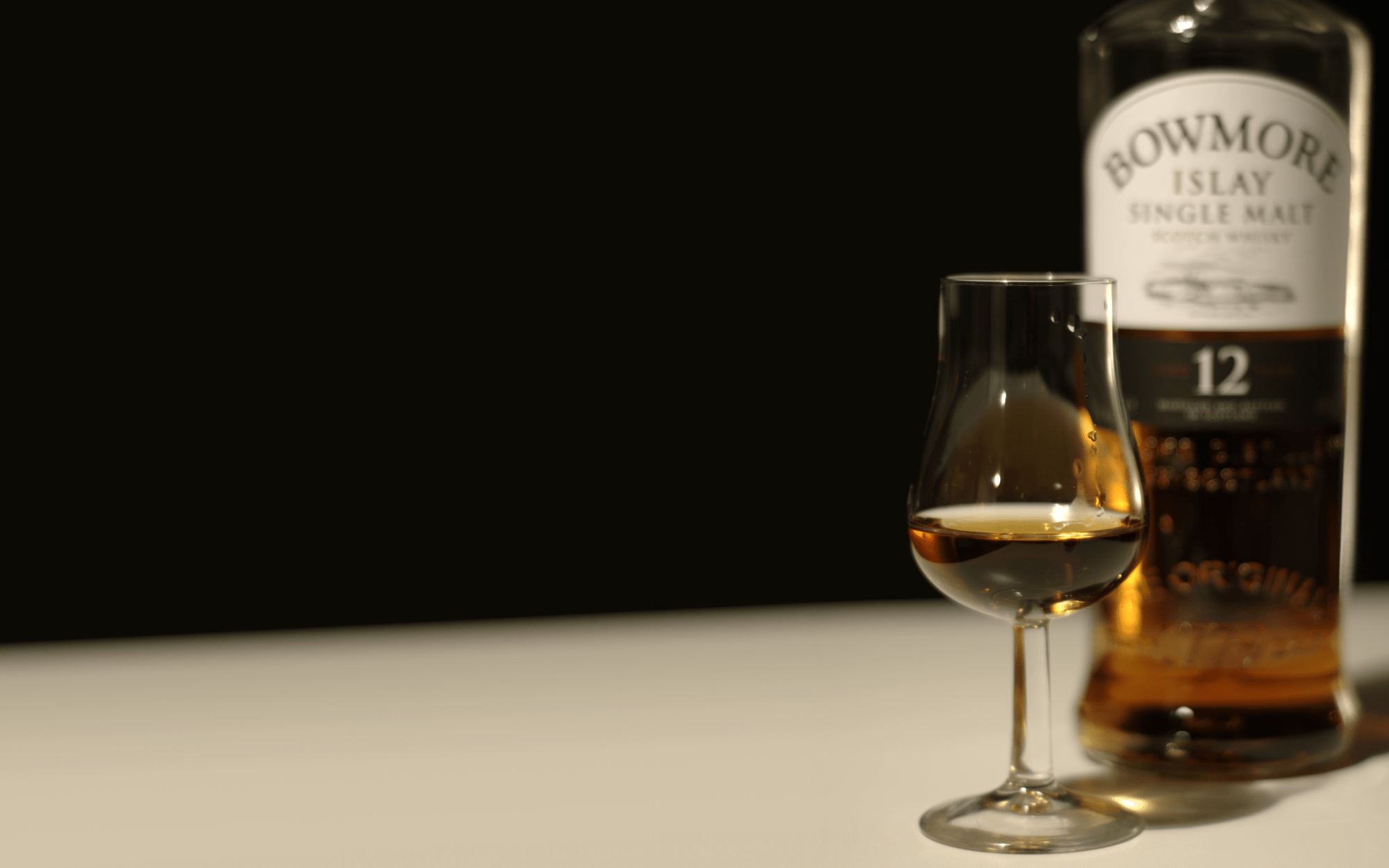2000x1250 Whisky HD Wallpaper