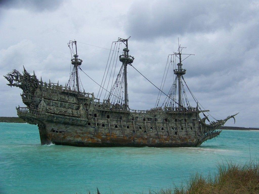 1024x768 Flying Dutchman Wallpaper