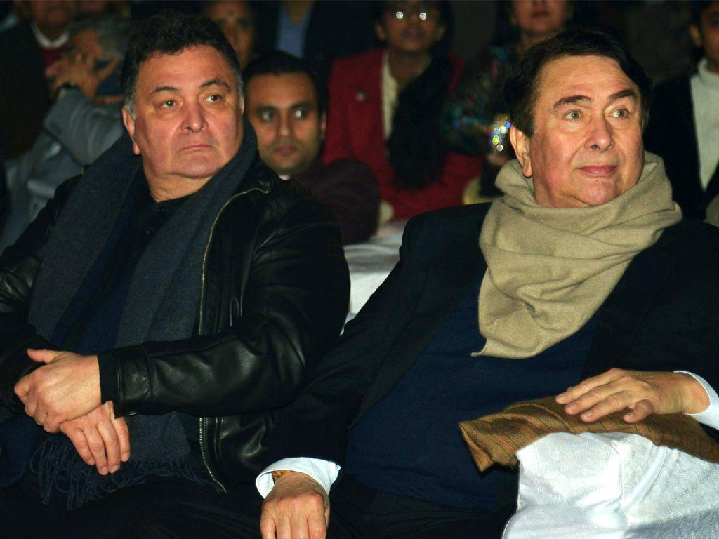 1024x768 Randhir Kapoor leaves for US to be by his brother Rishi Kapoor's