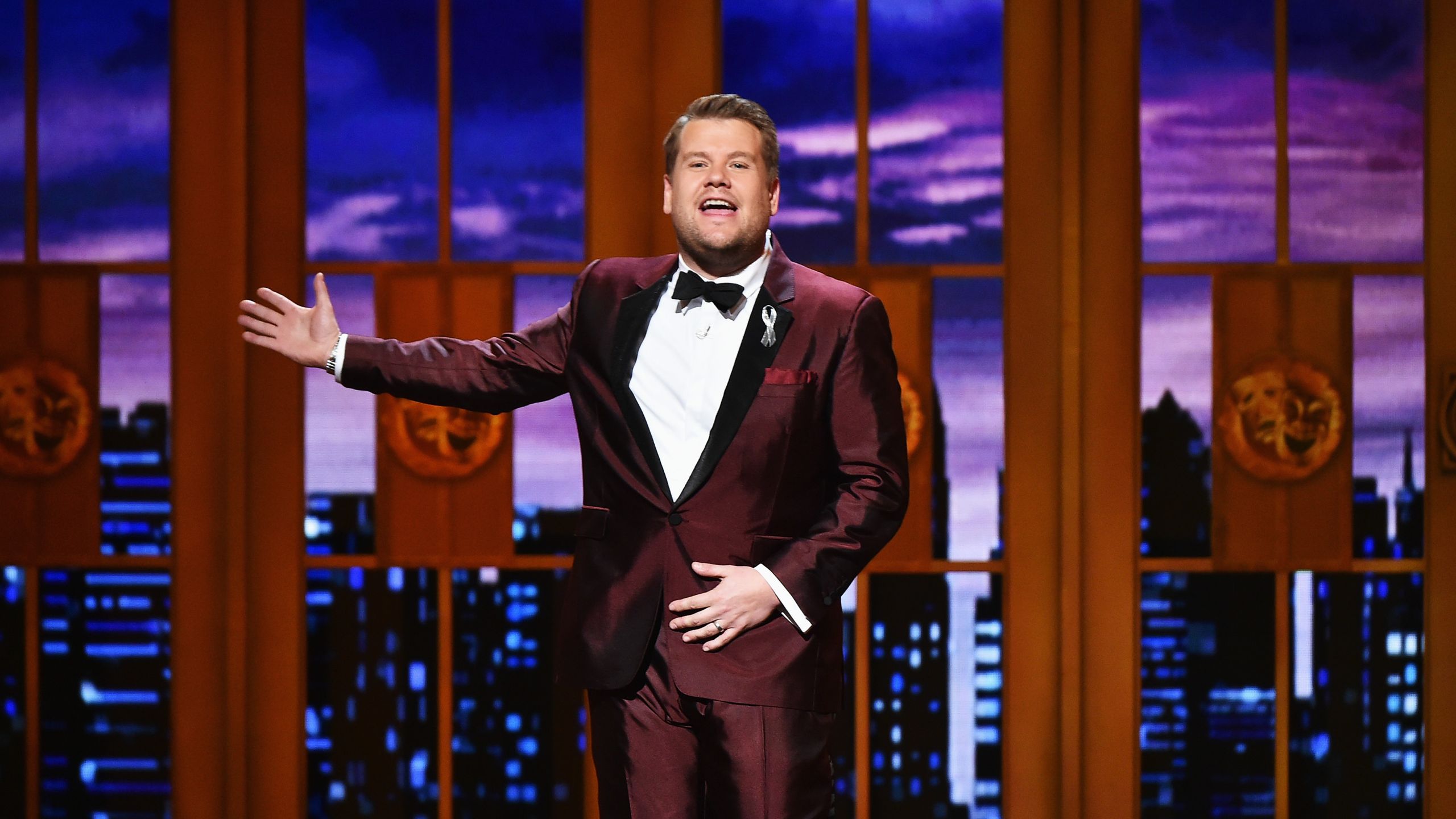 2560x1440 James Corden to Host Grammys 2018