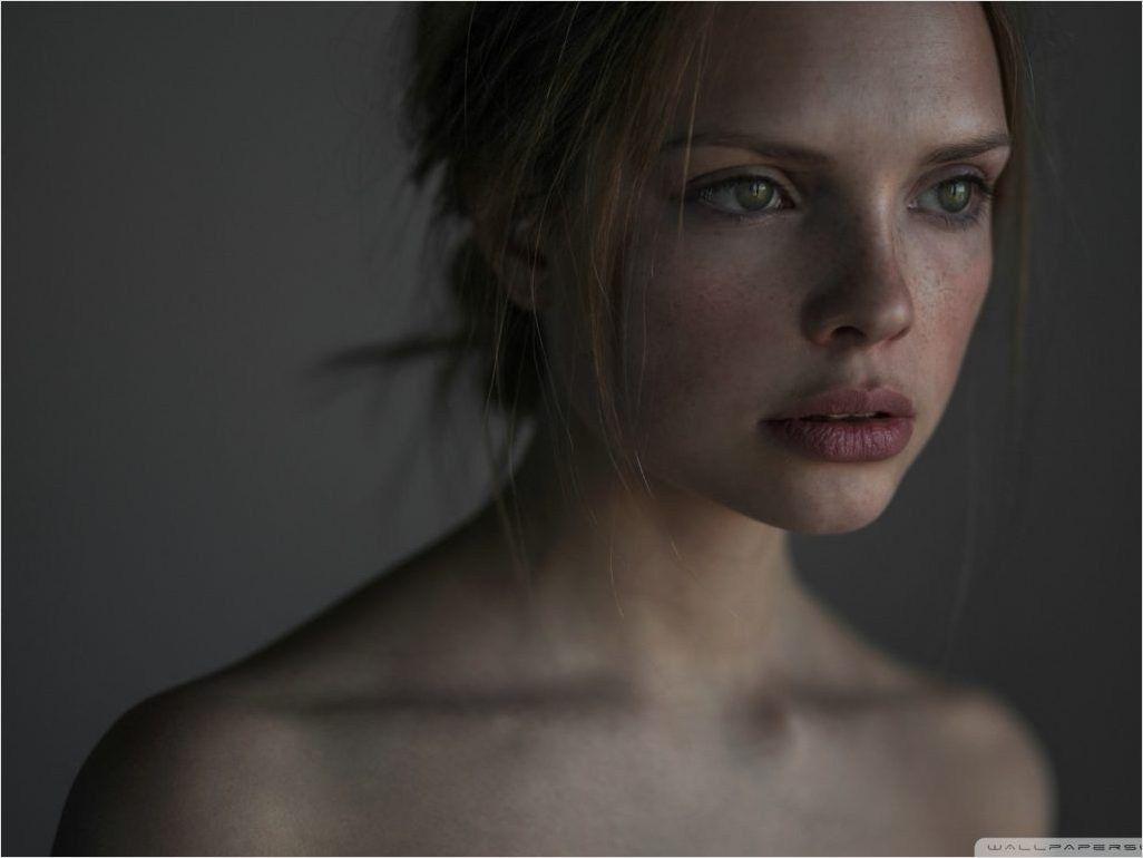 1026x770 Freckles, Big Green Eyes, Girl
