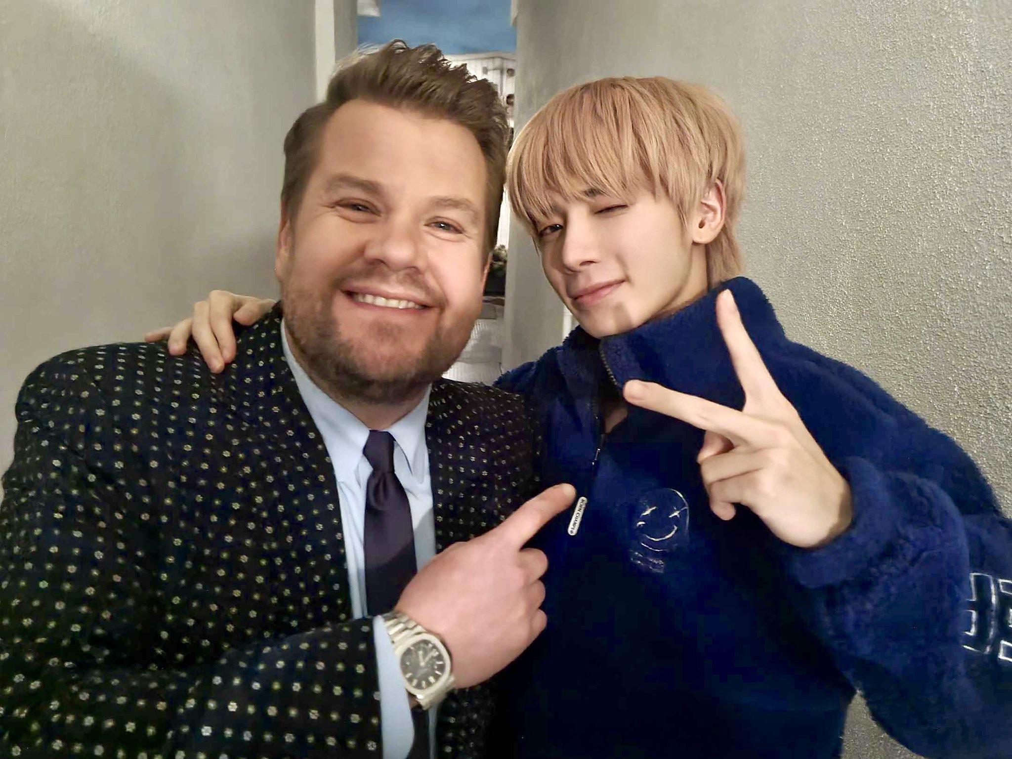 2048x1536 Taehyun and James Corden [Twitter]