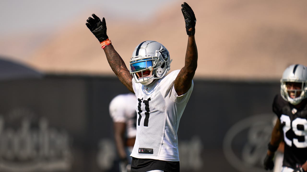 1280x720 Henry Ruggs III mic'd up at 2021 Training Camp: 'You wanna use my visor?'
