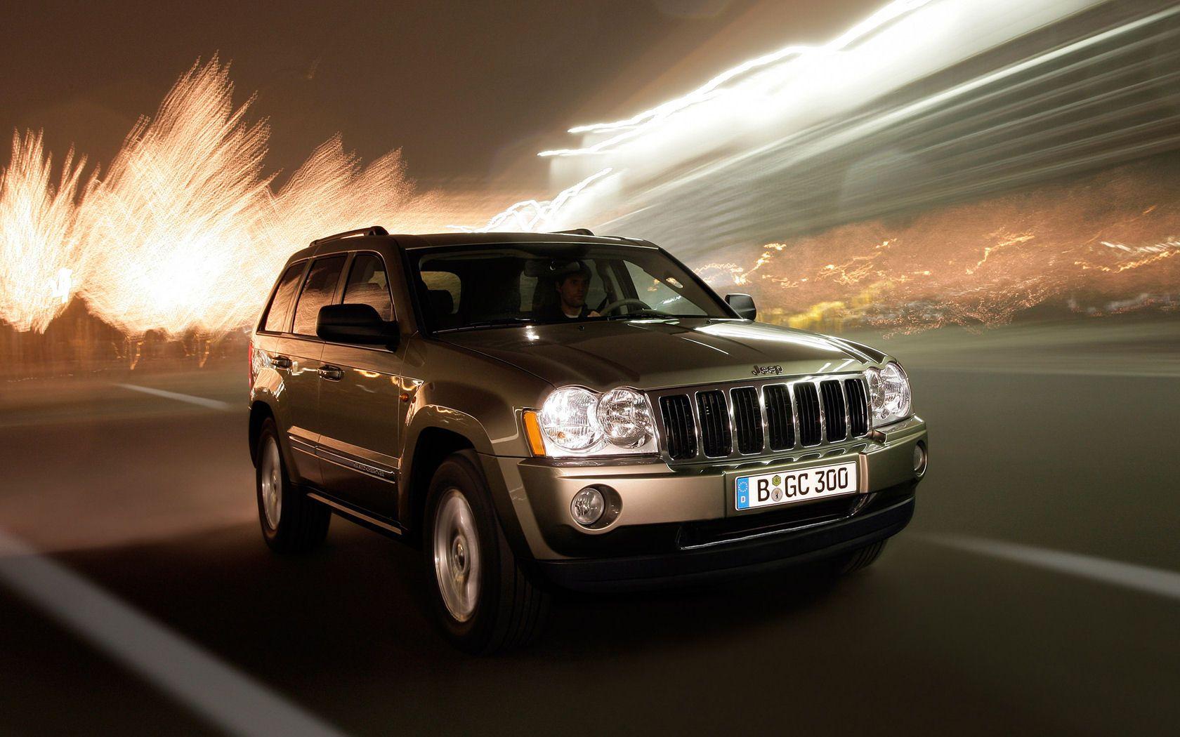 1680x1050 Jeep Grand Cherokee Limited, Hemi V SRT8 Widescreen