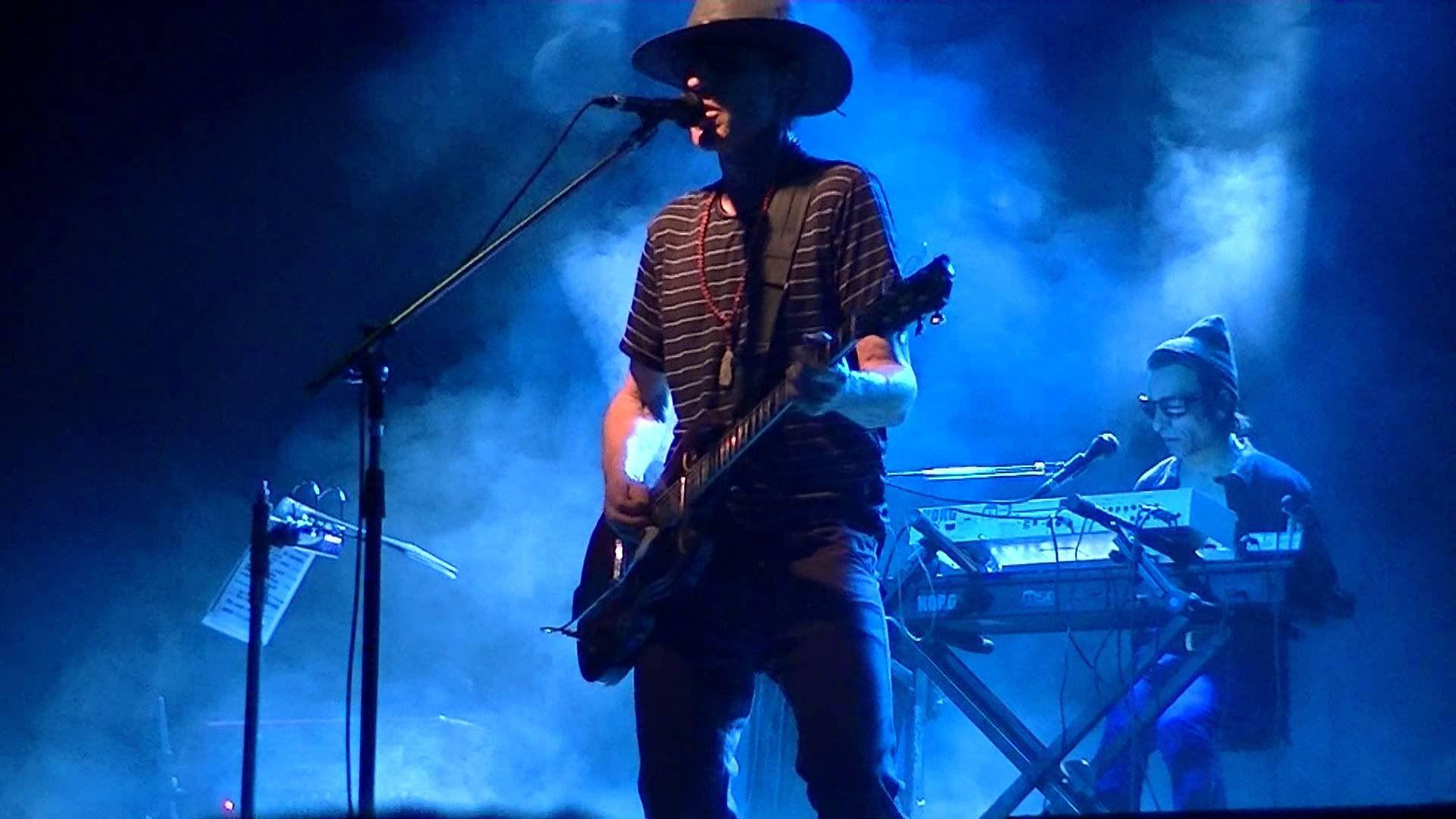 1920x1080 El rock me salvó la vida Diario Clarín, noviembre de 2004