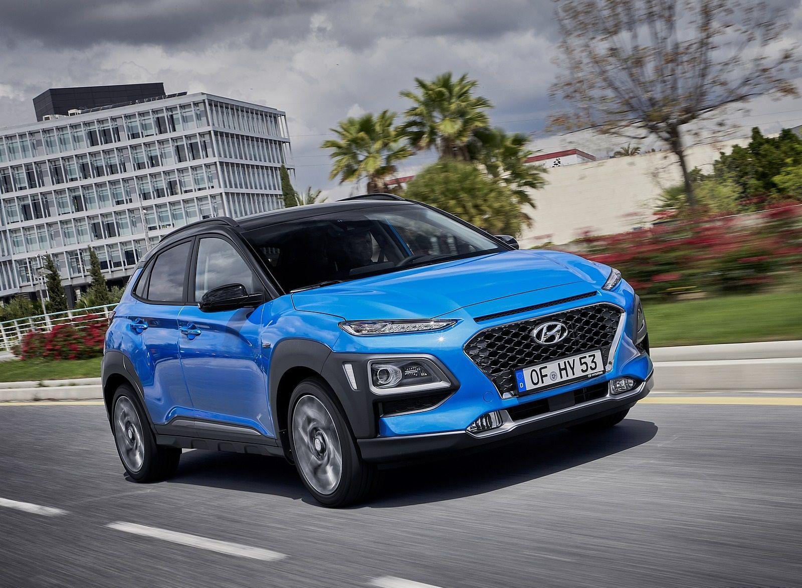 1600x1174 Hyundai Kona Hybrid (Euro Spec) Front Three Quarter