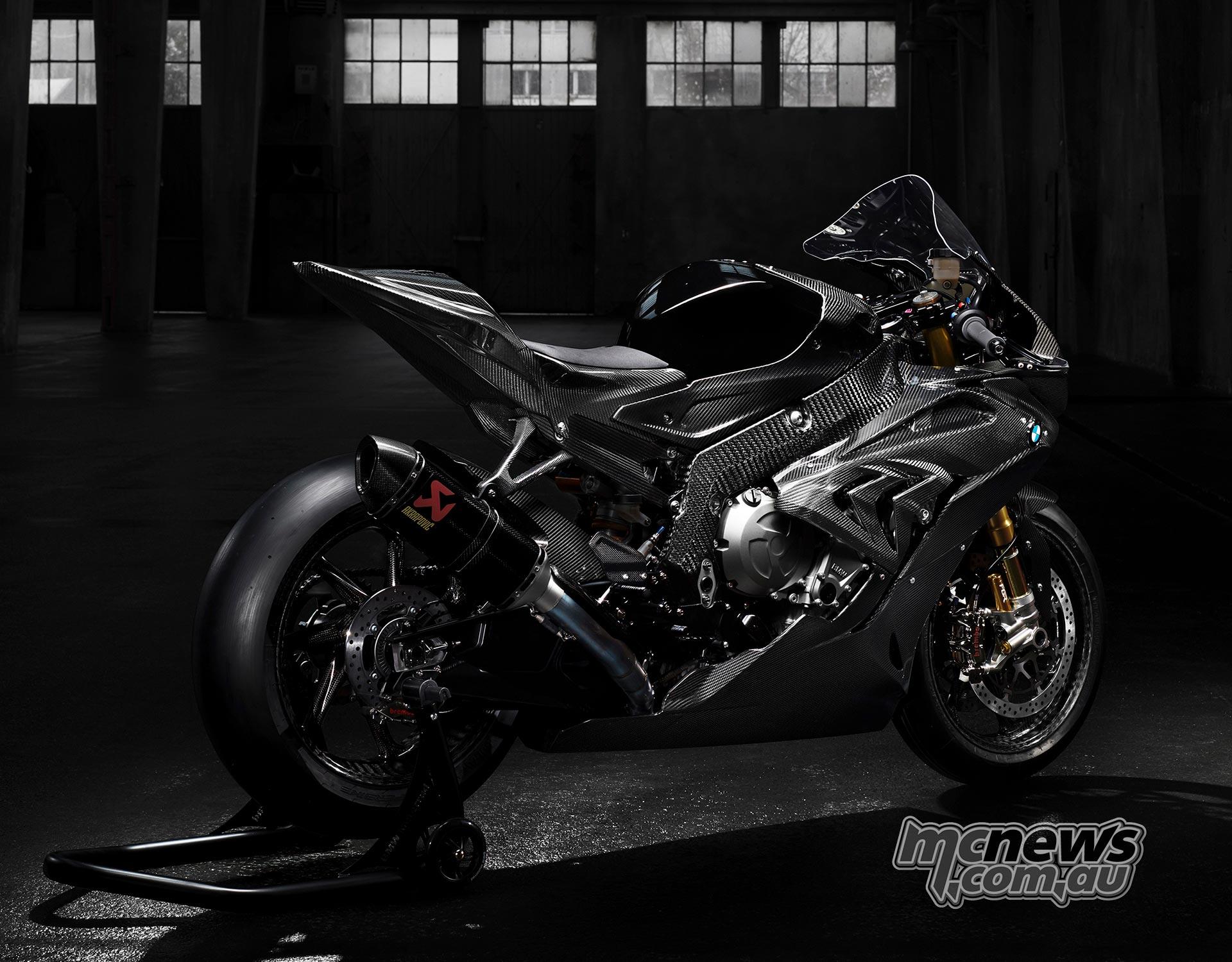 1920x1500 Free download BMW HP4 Race Carbon frame swingarm and rims