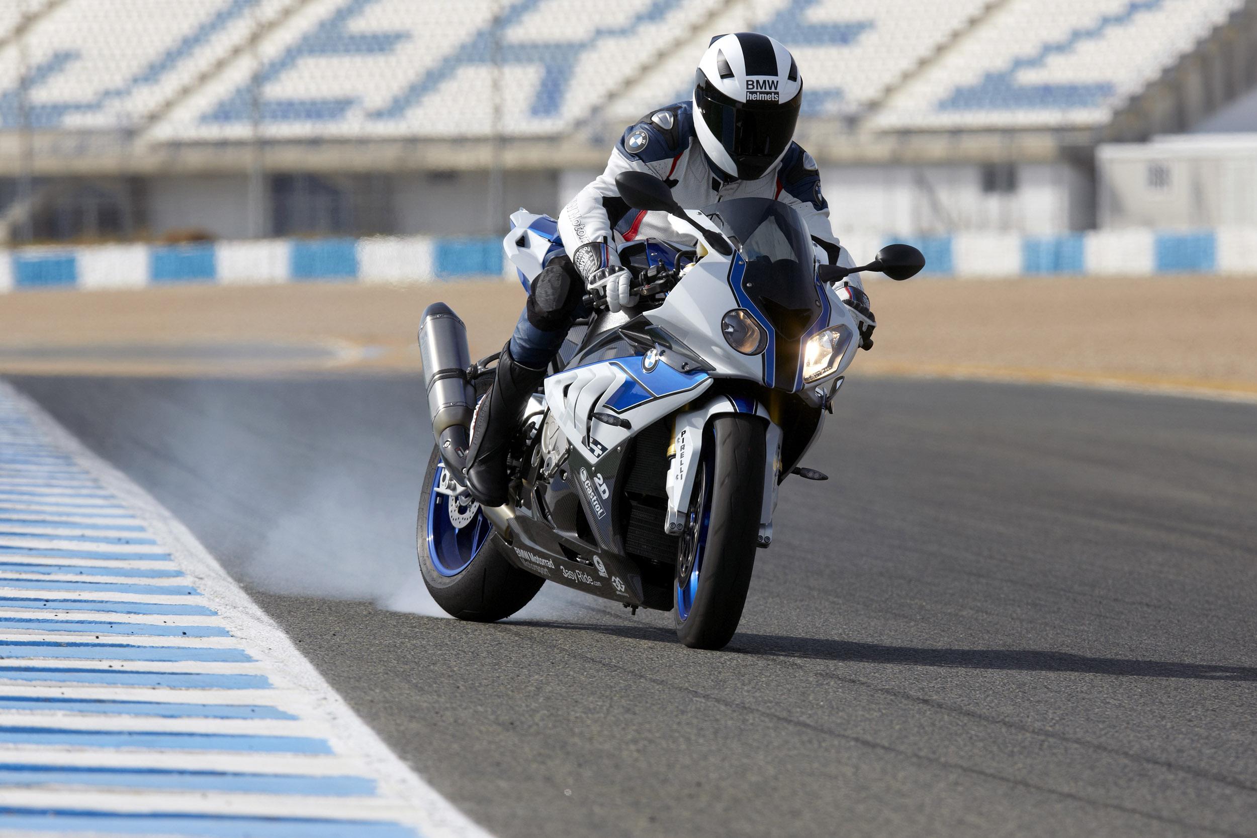 2500x1667 BMW HP4 Wallpaper