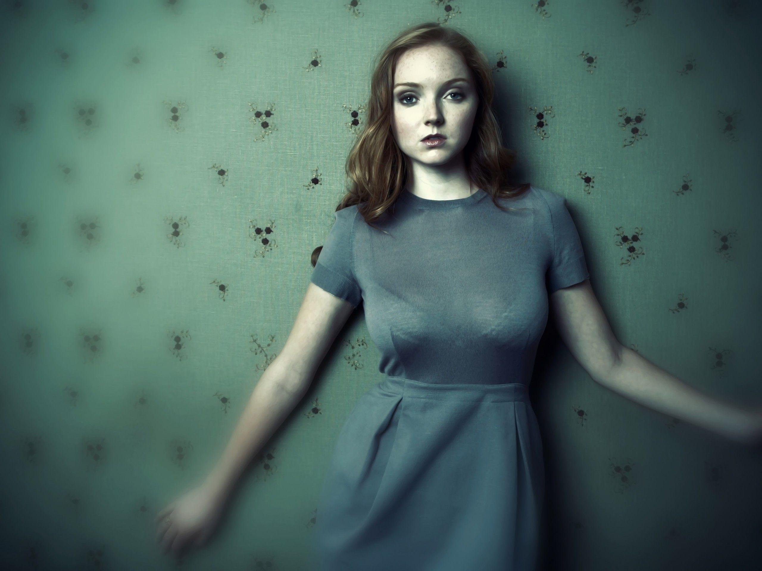 2560x1920 Lily Cole wallpaperx1920