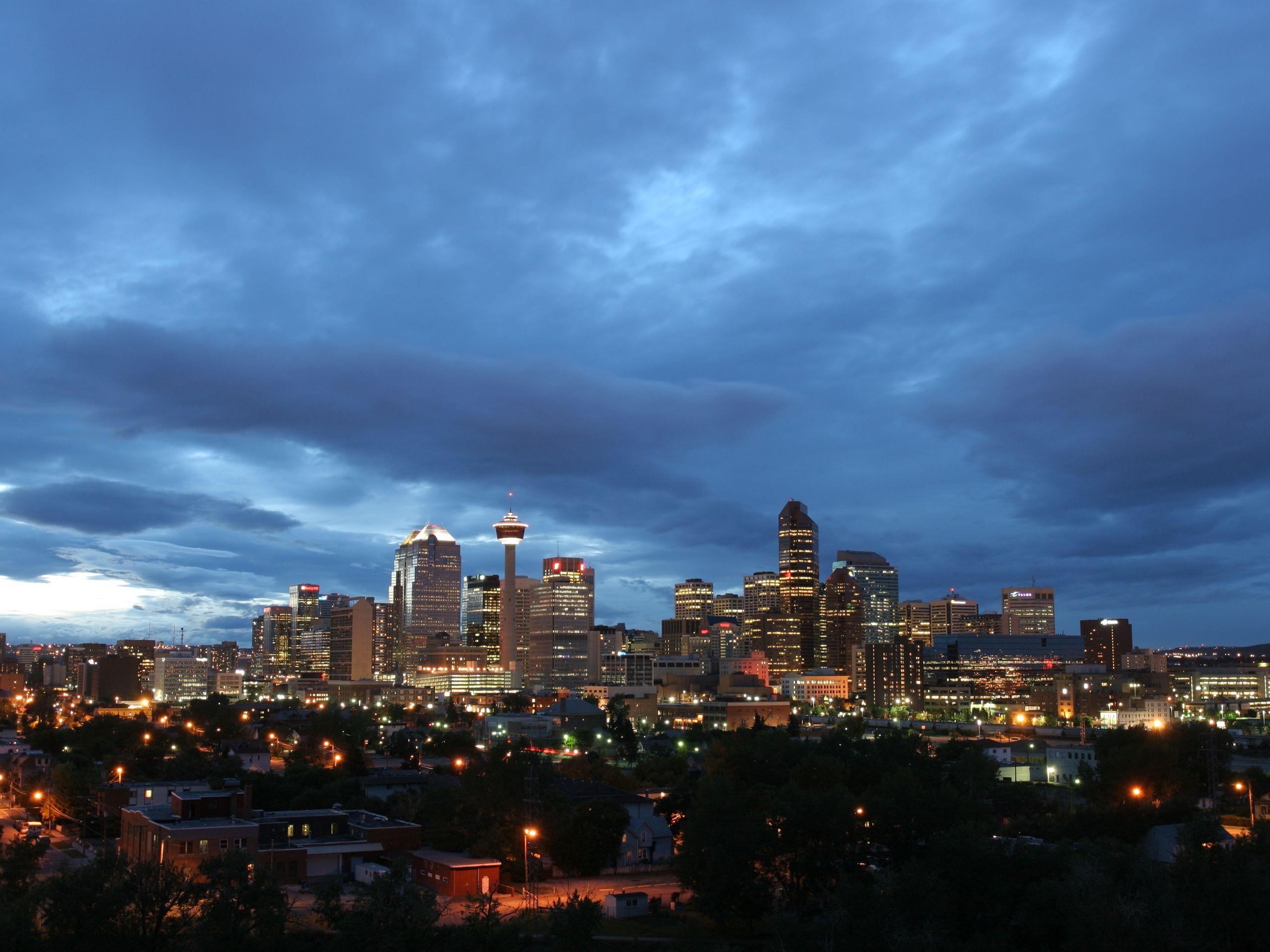 2560x1920 Download wallpaper 2560x1920 canada, calgary, lights, evening