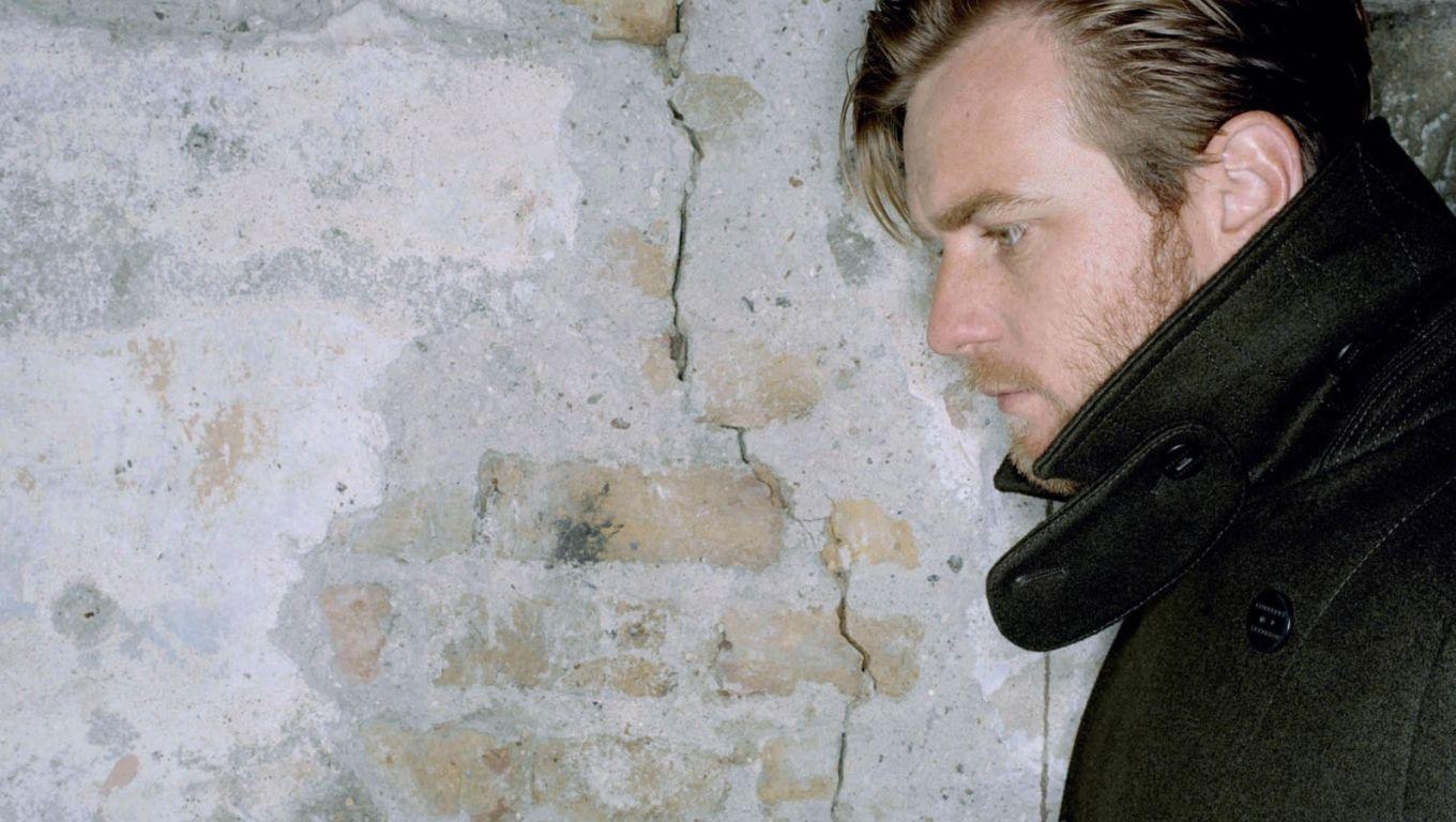1360x768 ewan mcgregor, brunette, jacket Desktop Laptop HD