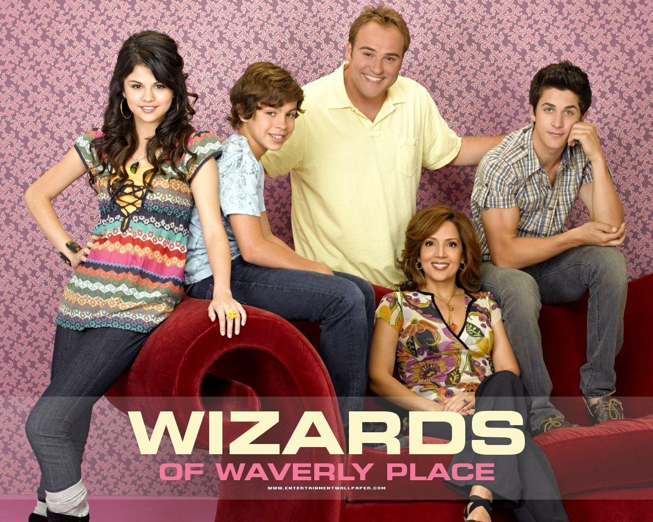 1280x1024 Wizards of Waverly Place Background