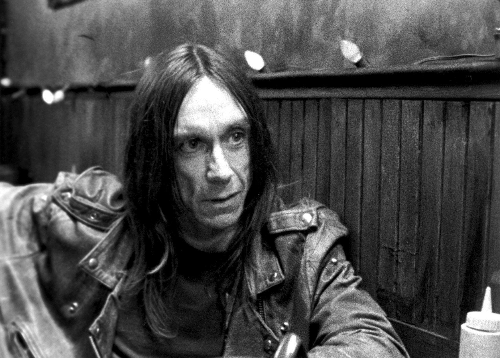 1754x1256 Iggy Pop HD Wallpaper and Background Image