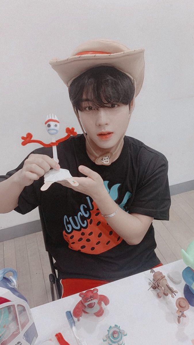 675x1200 jihoon lockscreens Tumblr posts