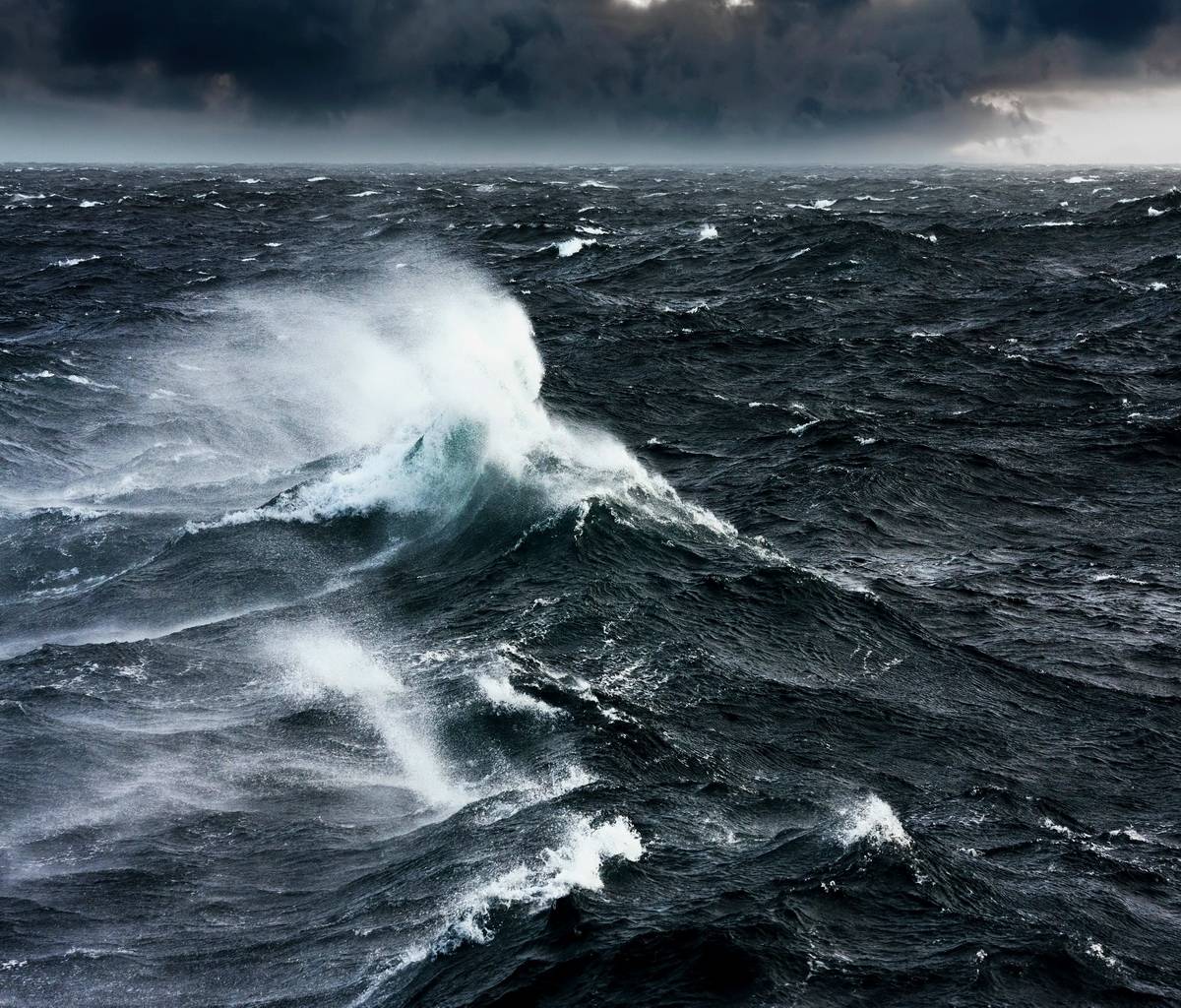 1200x1024 stormy sea wallpaper