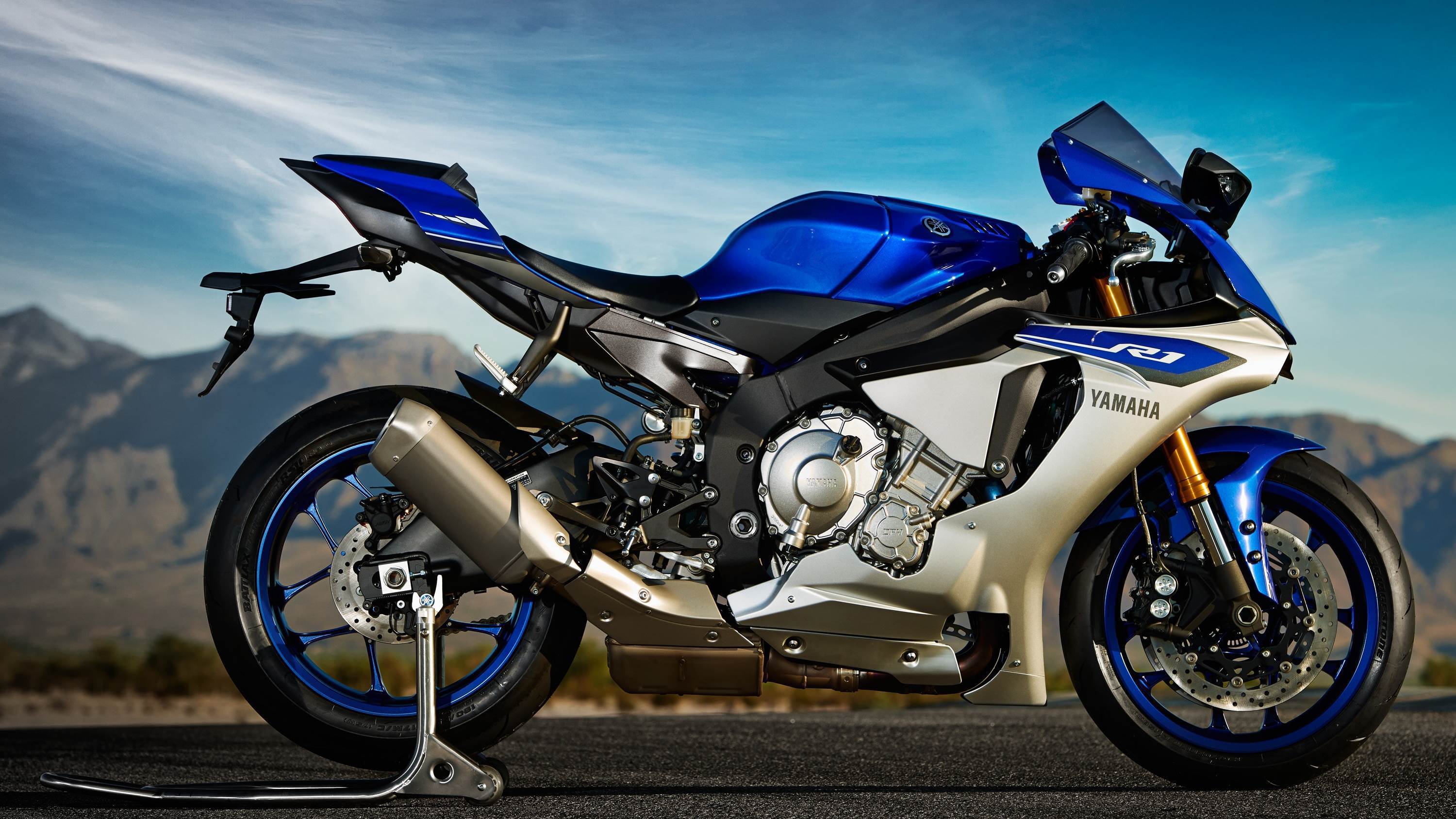 3000x1688 R1 Background. Custom Yamaha R1