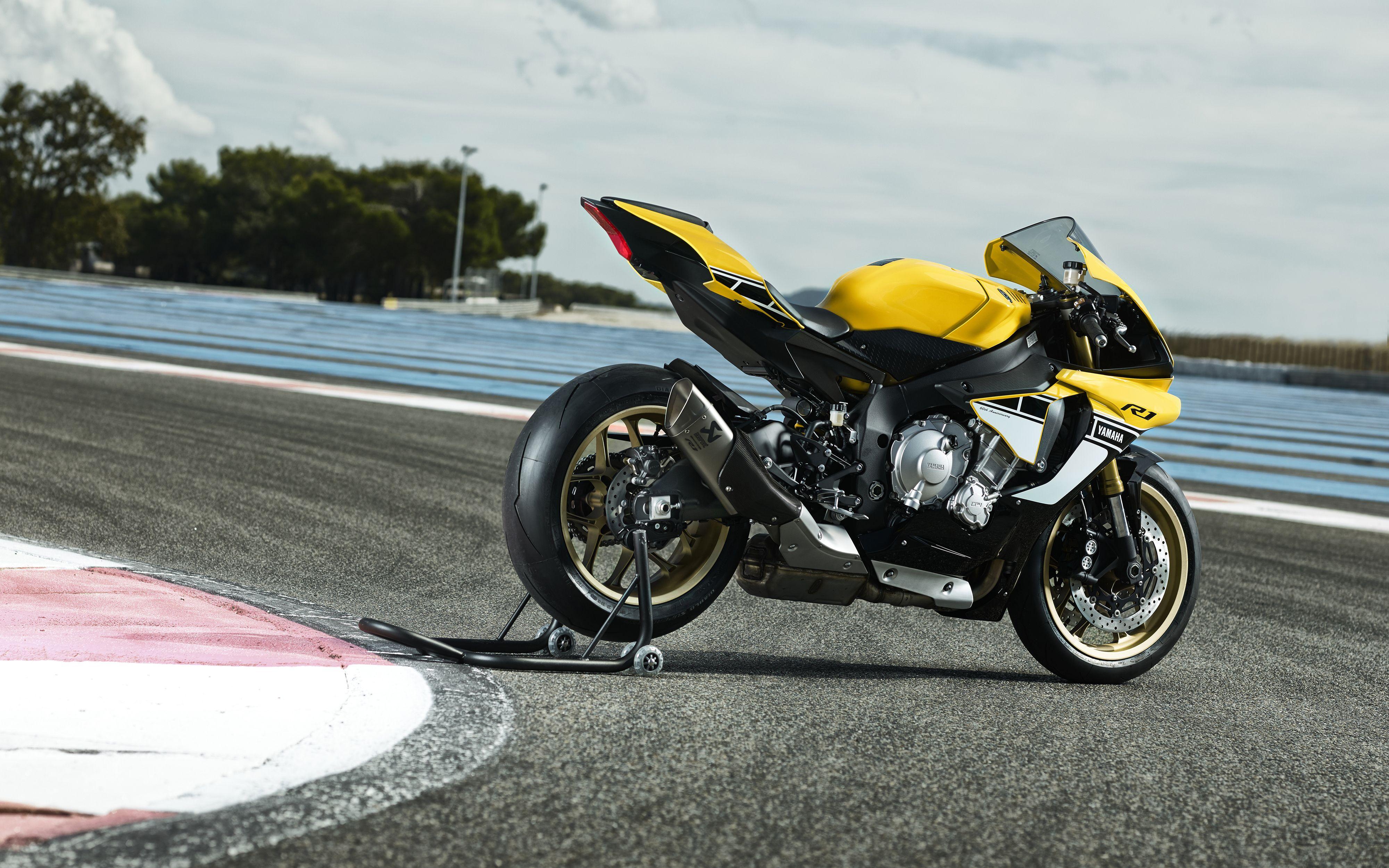 4000x2500 Yamaha Yzf R1m Supersport Motorcycle Wallpaper posted